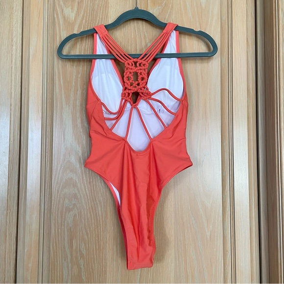 Cupshe One Piece Swim Suit - Picture 2 of 7